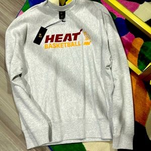 Heather grey crew neck for sale medium size 100% authentic for men
